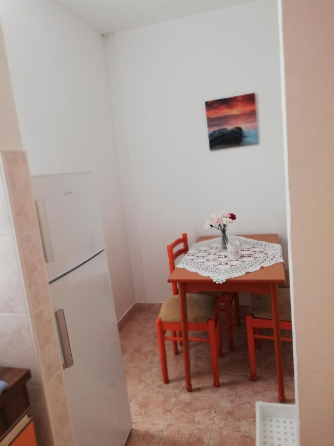 Apartment Basic Petrcane Exteriér fotografie