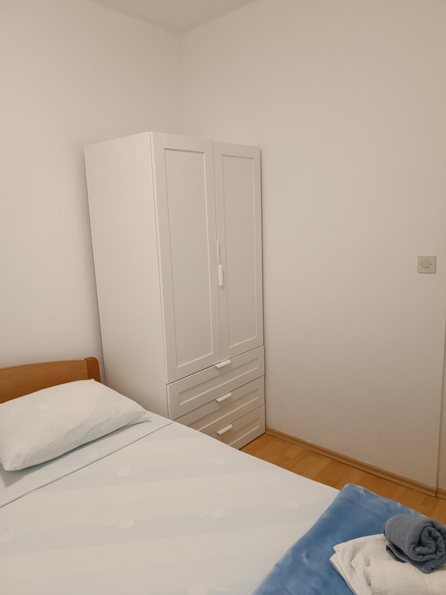 Apartment Basic Petrcane Exteriér fotografie