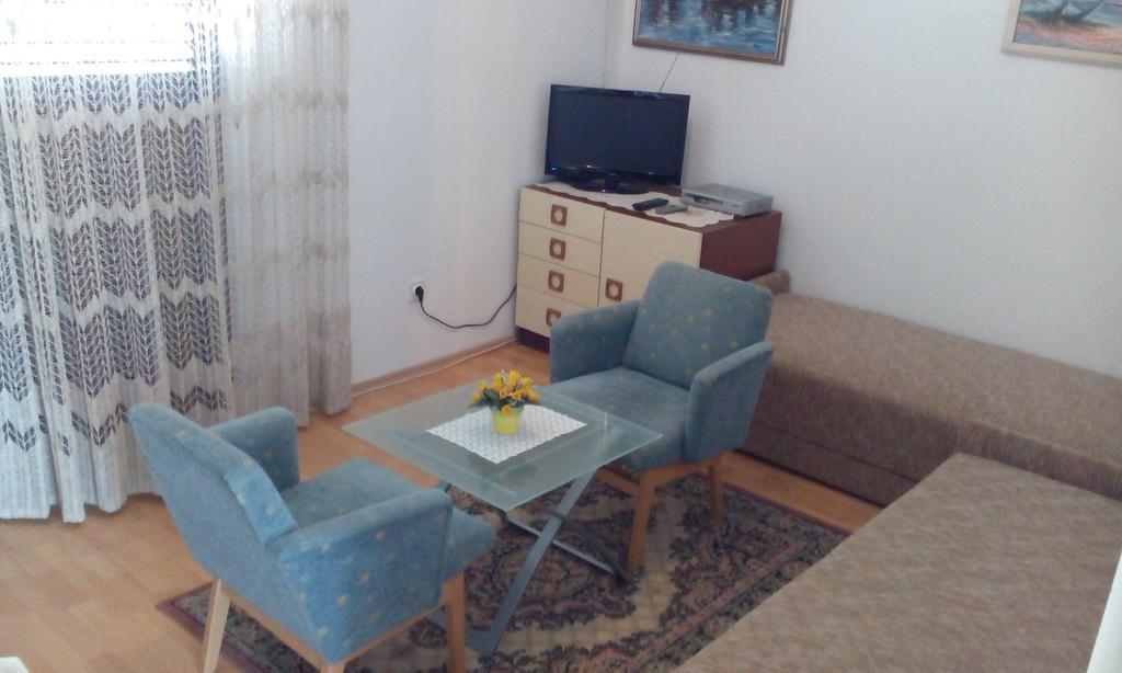 Apartment Basic Petrcane Exteriér fotografie
