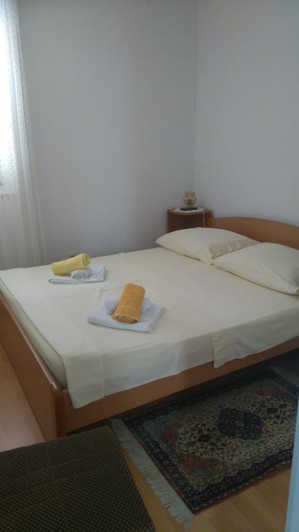 Apartment Basic Petrcane Exteriér fotografie